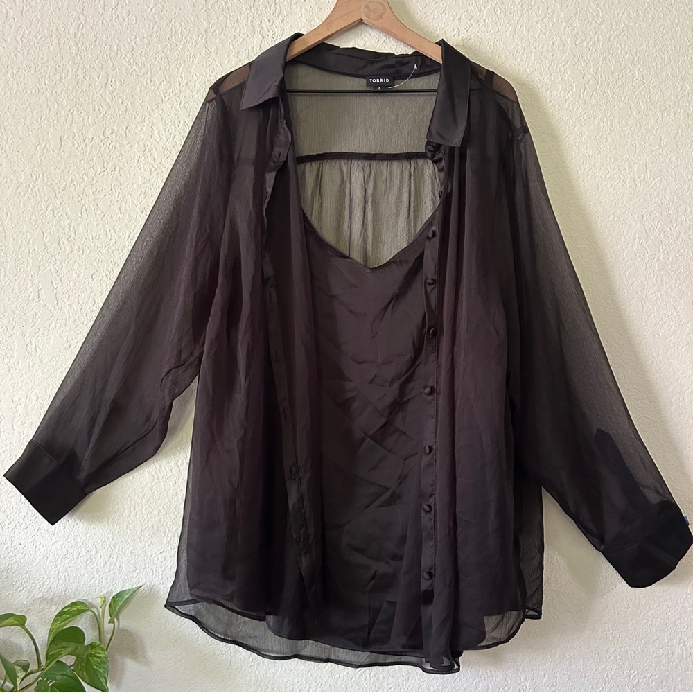 🌷Torrid Black Sheer Button-Up Blouse with Tank (4X)